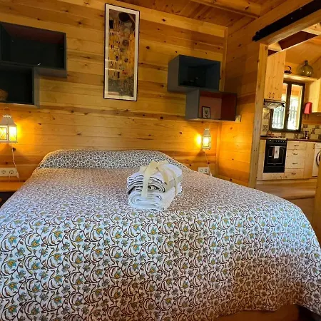 Chalet Rustic In The Woods/cabana En El Bosque *