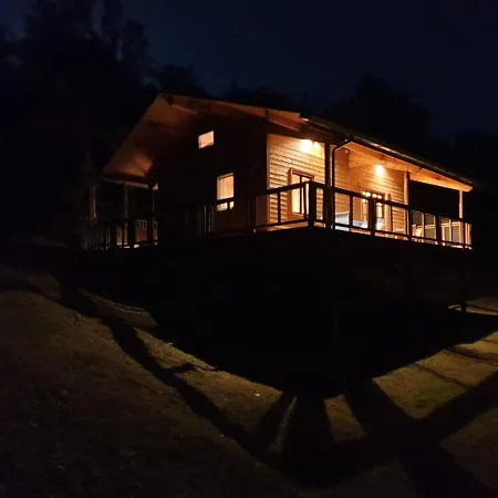 Rustic In The Woods/cabana En El Bosque